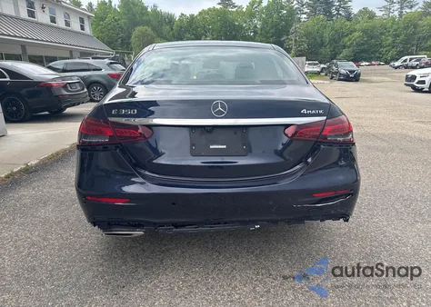2021 Mercedes-Benz E 350 4Matic z USA, uszkodzony, nr VIN W1KZF8EB6MA973873